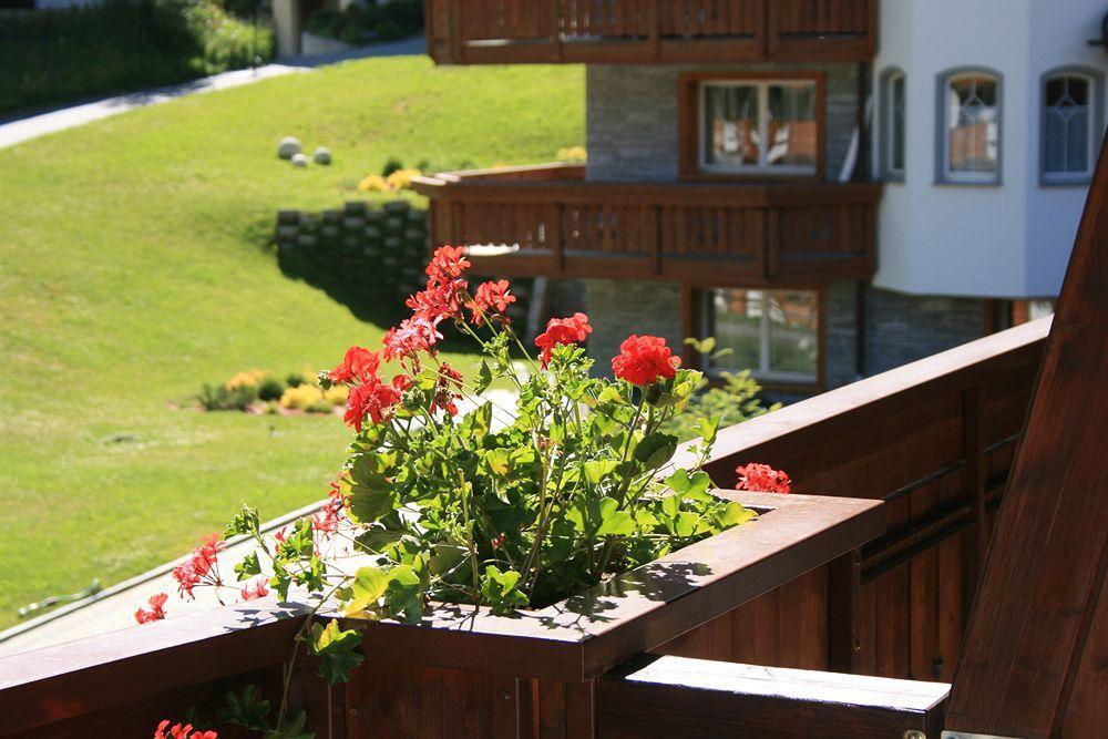 Saas Fee Berghof Garni - The Dom Collection B&B 외부 사진